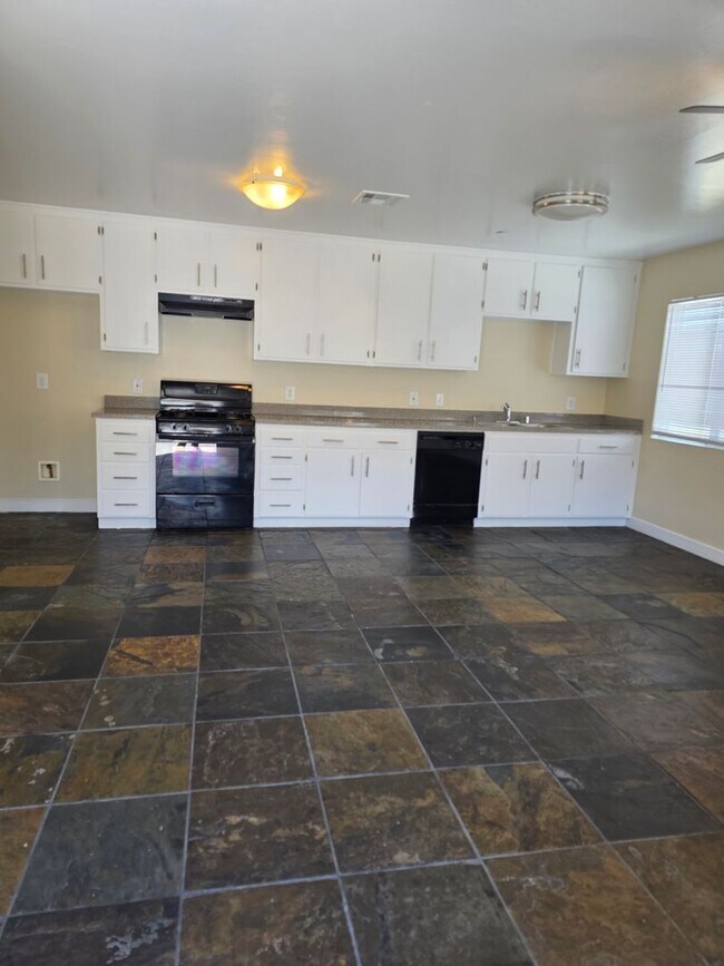 Photo - 315 Warren Ave Unit 317