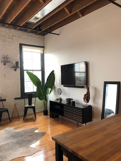 APT 402 LIVINGROOM