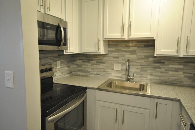 Building Photo - 728 S Main St Rental
