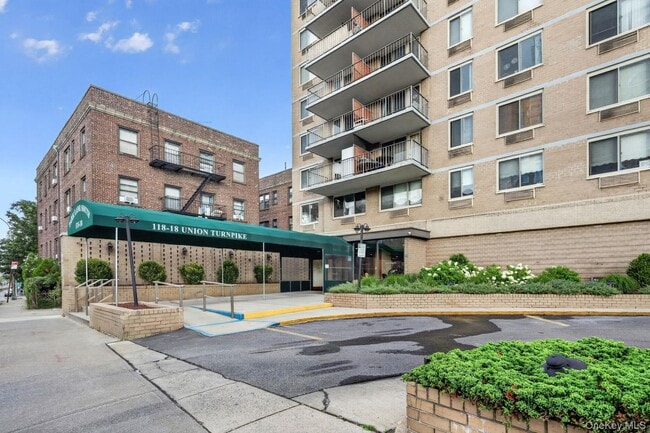 Building Photo - 118-18 Union Tpke Unit 4J
