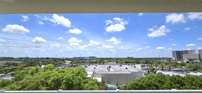 Photo - 2775 NE 187th St Unidad 506 Rental