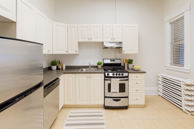 Building Photo - 155 MacLaren