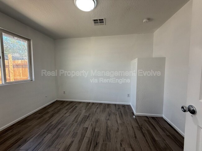 Photo - 3223 W Madison St Unidad 4