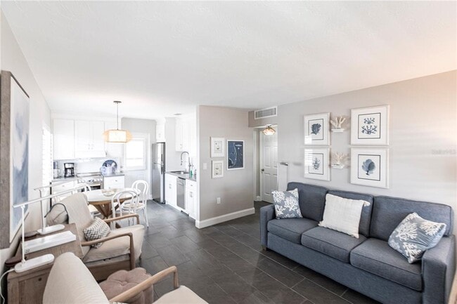 Building Photo - 6020 Midnight Pass Rd