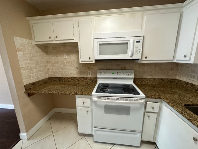 Photo - 5961 N Falls Cir Dr Unidad 309
