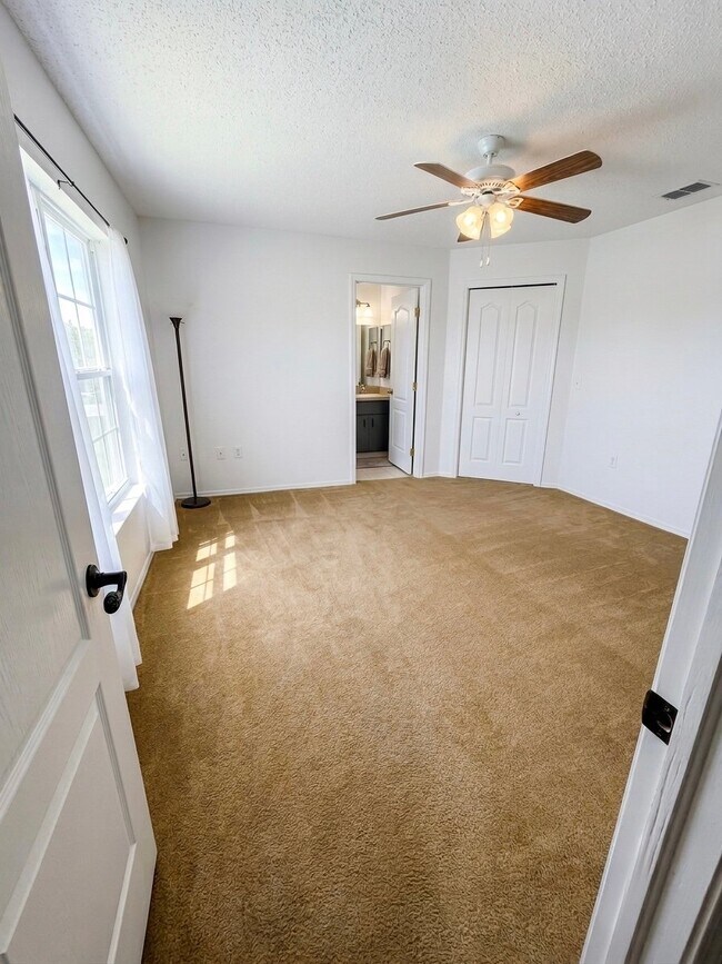 Photo - 3004 Wentworth Pl