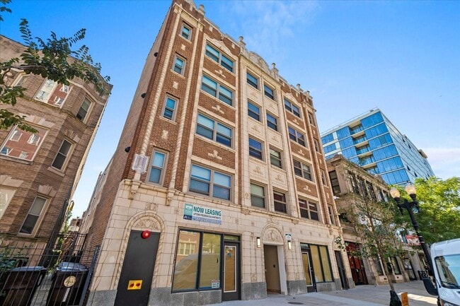 Building Photo - 927 W Wilson Ave Rental