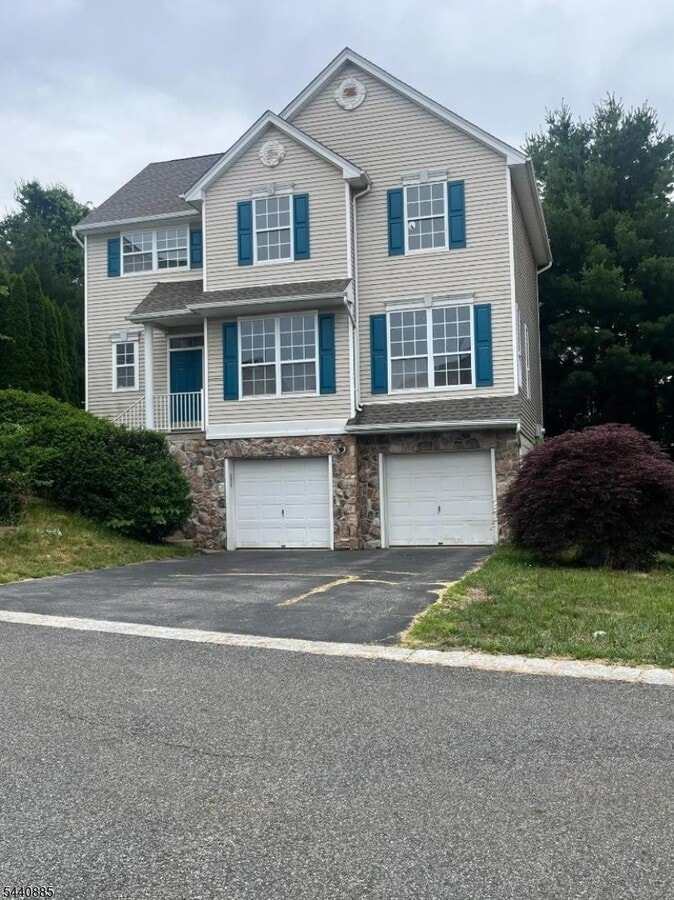 Photo - 246 Winding Hill Dr