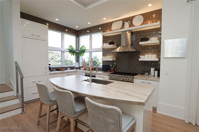 Photo - 675 2nd St S