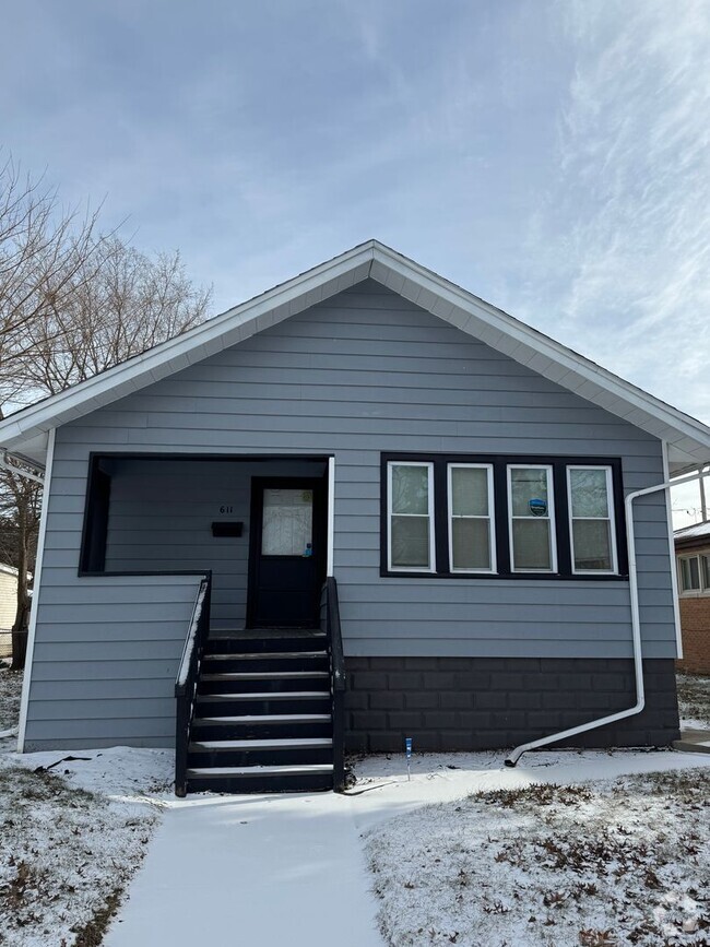 Building Photo - 3 Bedroom 2 Bathroom House in Calumet City...