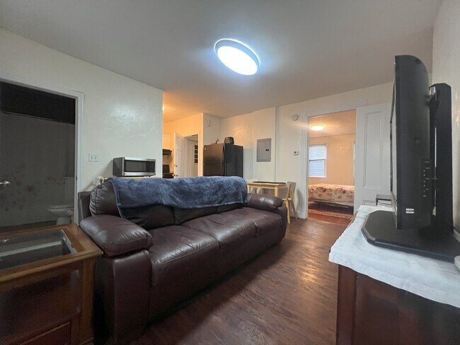 89 A Second St Unit 1