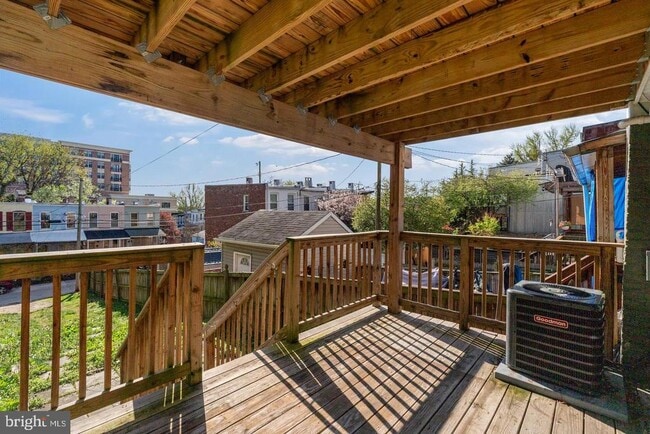 3819 Roland Ave