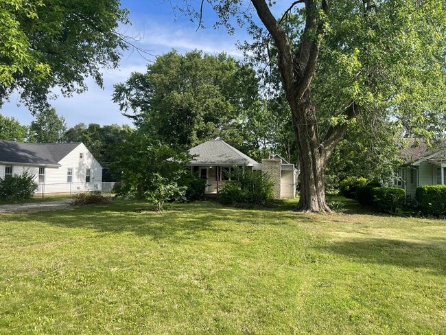 Photo - 3 Bedroom Home in Champaign!