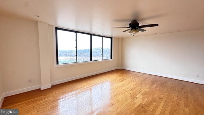 Photo - 4600 Duke St Unit 1032