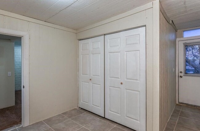Photo - Eclectic 3 Bedroom 1 Bathroom with 2 Offices/Hobby Room