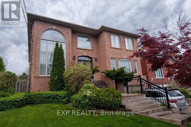 Photo - 220 Viewmount Ave