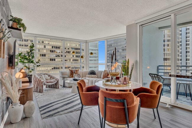 Photo - The Streeter