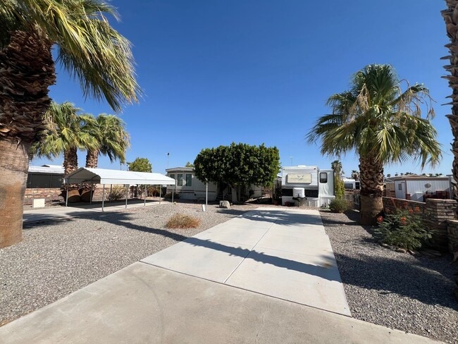 Photo - SHORT TERM FOOTHILLS RETREAT!