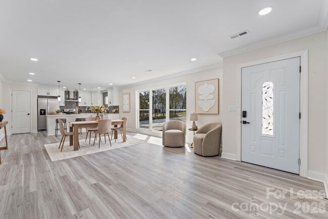 Photo - 612 Westway Dr