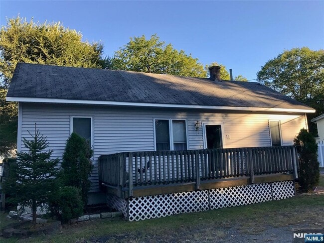 Photo - 1 Cedar Ln