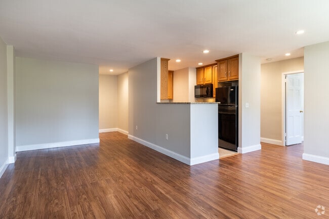 2BR - 2BA - 1,200SF