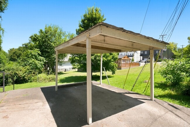 Photo - 501 Weakley Ave