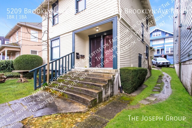 Building Photo - 5209 Brooklyn Ave NE Unit 5209 Brooklyn Ave Ne  B