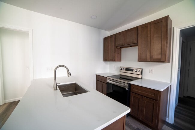 Photo - 107 N 13th St