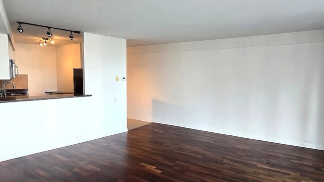 Photo - 300 N State St Unit 4710