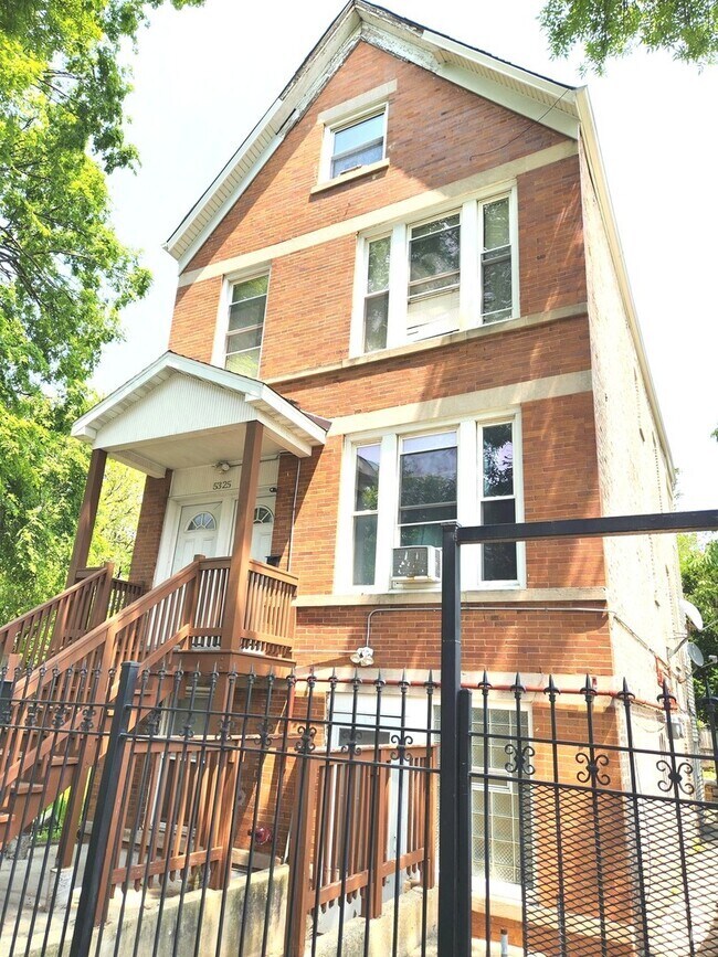 Building Photo - 5325 S Honore St Rental
