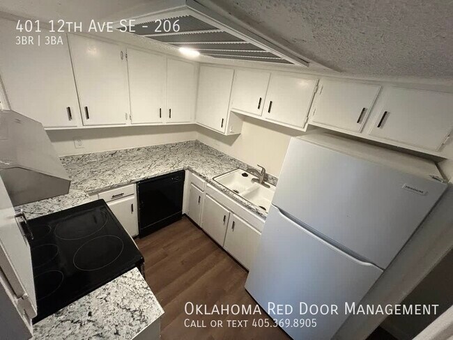 Photo - 401 12th Ave SE House