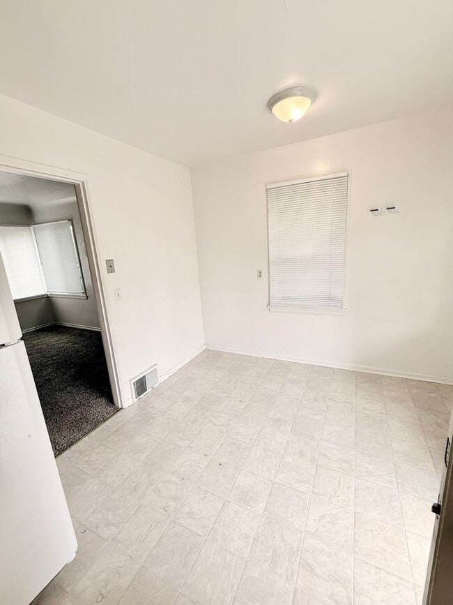 Photo - 1124/1128 Perry Unit 1128
