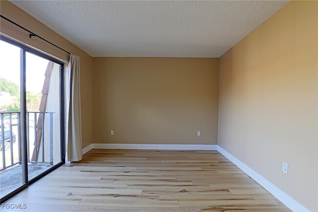 Photo - 5219 Cedarbend Dr