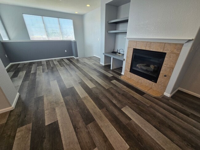 Photo - Immaculate well maintained 2 bedroom end-unit condo with easy access to Boulder and Denver Unit 202