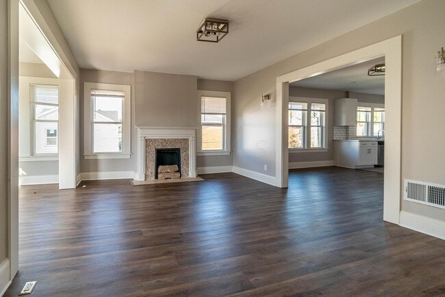 Photo - 222 Parkwood Ave