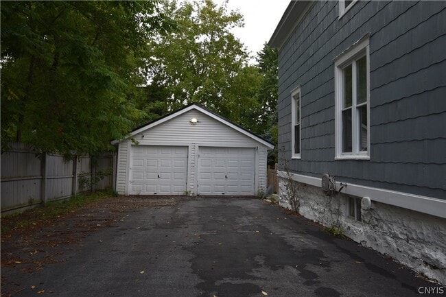 Photo - 625 Addison St