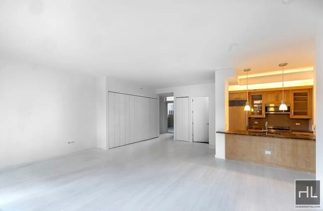 Wow! Entertainers Dream! Spacious 1 bedroo... - Wow! Entertainers Dream! Spacious 1 bedroo... Unidad 2E