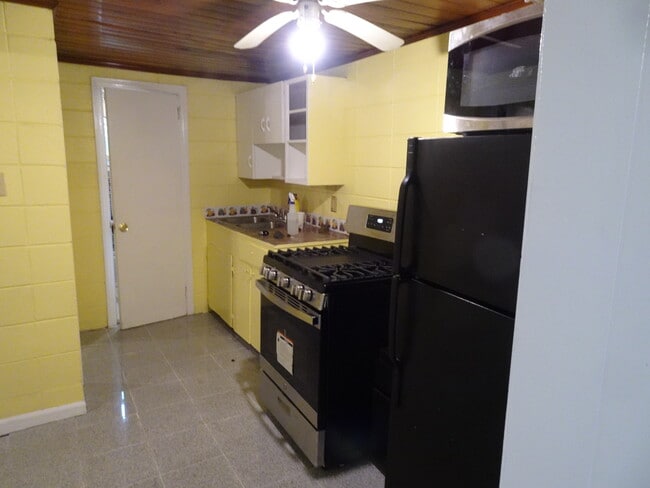 E & E Motel Furnished with Utilities Included