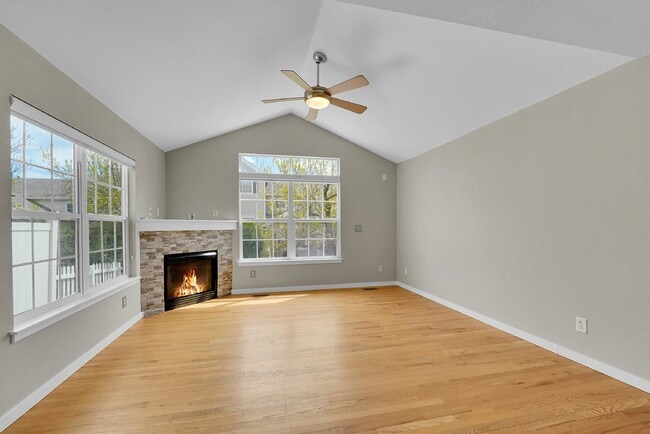 Photo - $2,925.00 - 3-bed, 3.5 bath Townhome with Finished Basement and Fireplace in Broomfield!