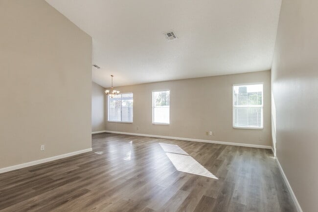 Photo - 6307 W Kings Ave