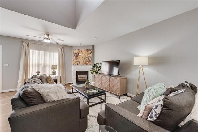 Building Photo - 3922 Gilbert Ave Unit 220