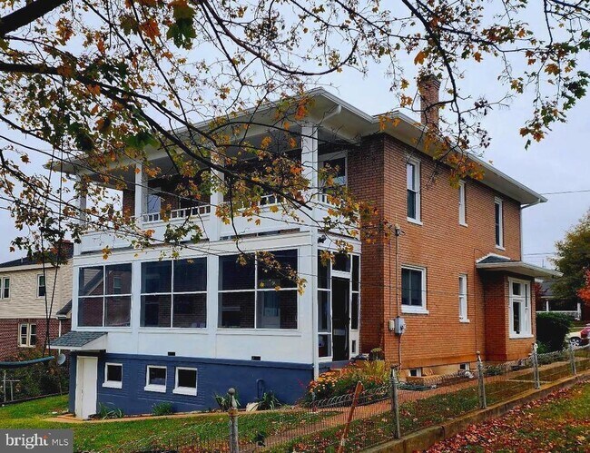 Photo - 515 Fourth St