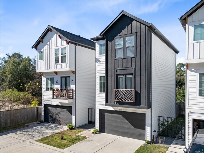 Building Photo - 1835 Flowing Springs Trail