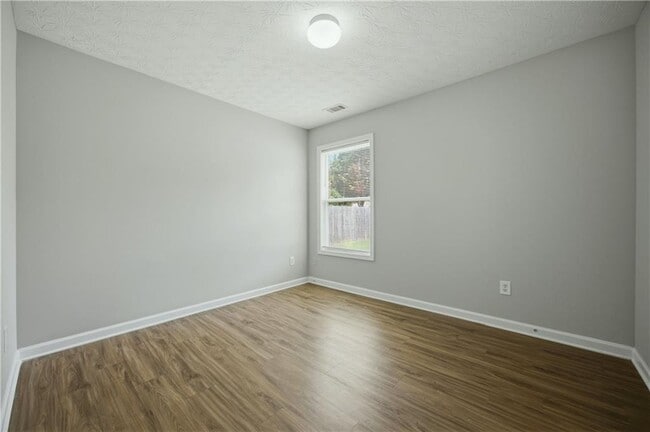 Photo - 1002 Pine Isle Ct