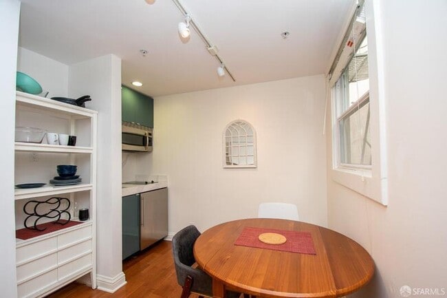 Photo - 725 Pine St Unit 207