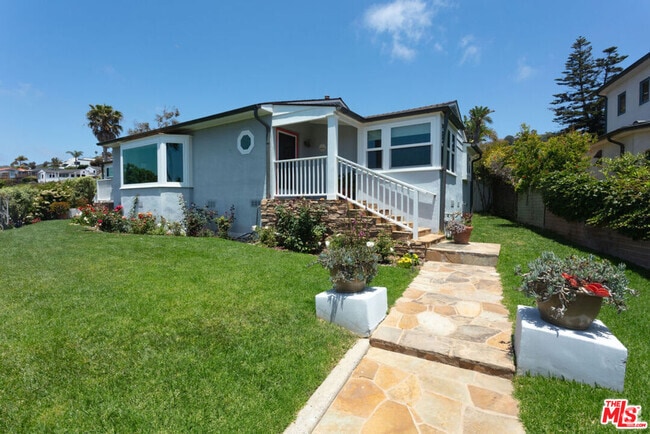 Building Photo - 31506 Bluff Dr Rental