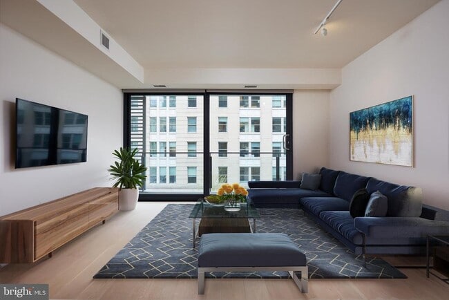 Building Photo - 925 H St NW Unit 409