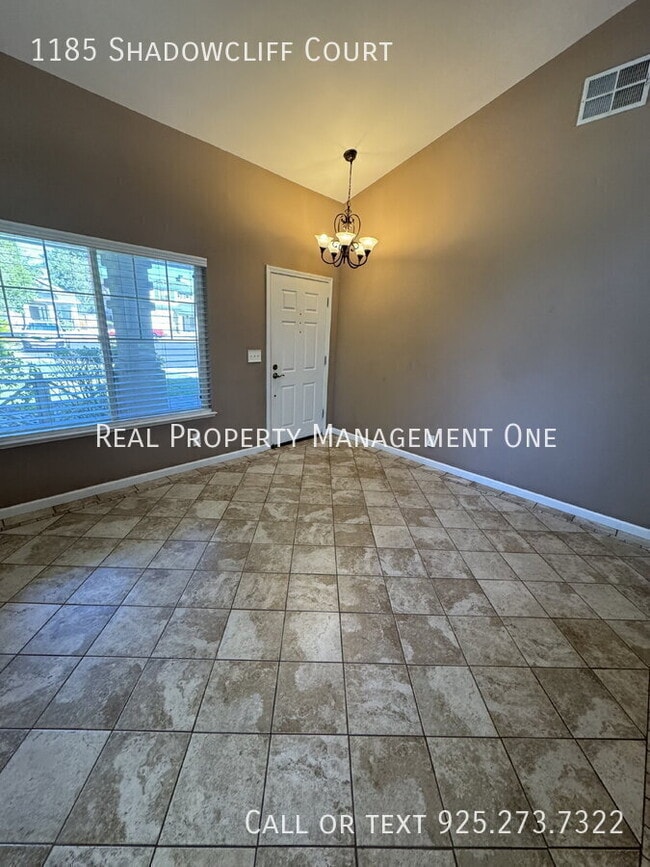 Photo - 1185 Shadowcliff Ct