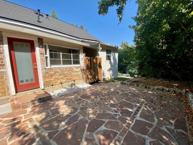 Photo - 414 S Pine St