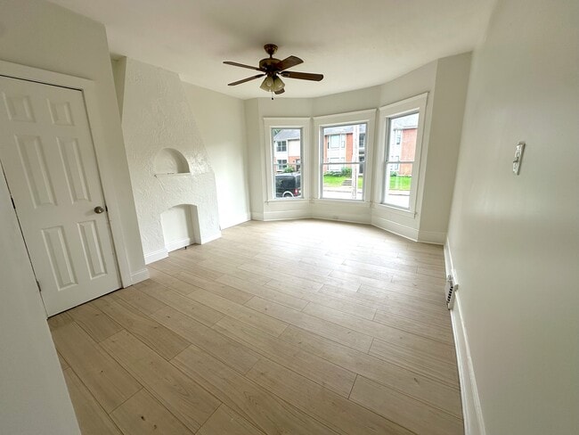 Photo - 7917 Linwood Ave Unit 3